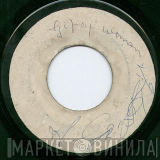 & Slim Smith / The Uniques  The Uniques  - Never Let Me Go / Gypsy Woman