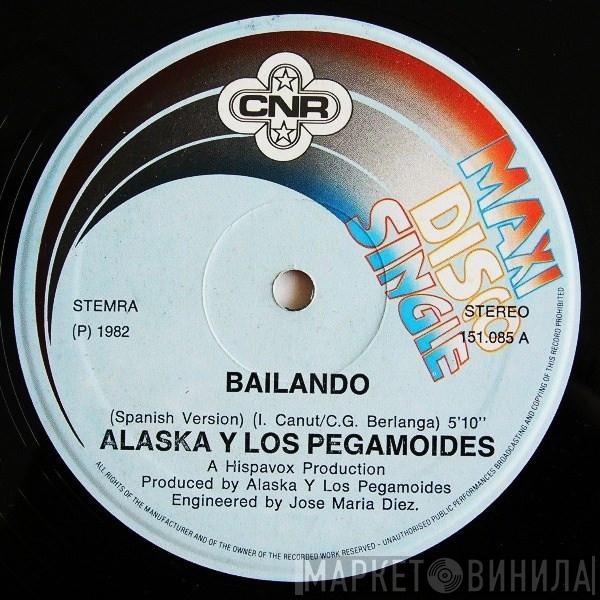  Alaska Y Los Pegamoides  - Bailando