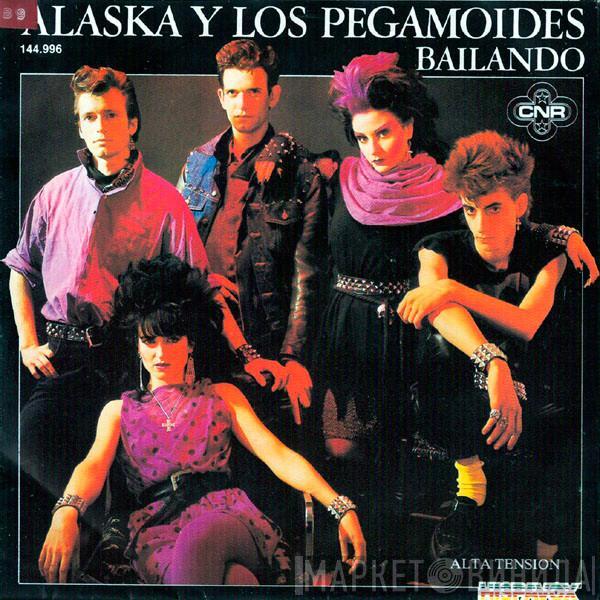  Alaska Y Los Pegamoides  - Bailando