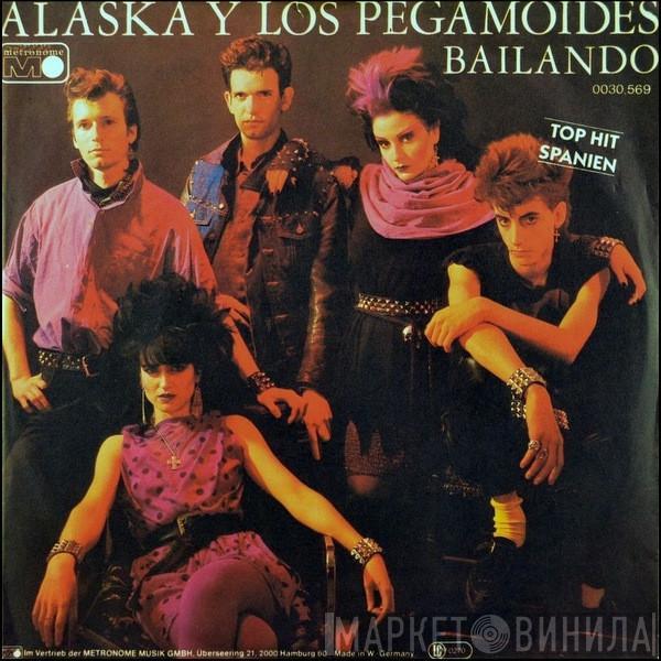  Alaska Y Los Pegamoides  - Bailando