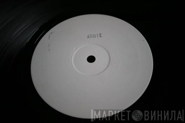  Annie Lennox  - Little Bird