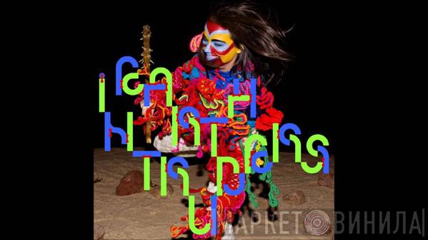  Björk  - Earth Intruders