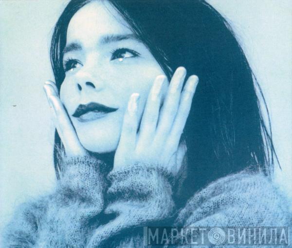  Björk  - Venus As A Boy