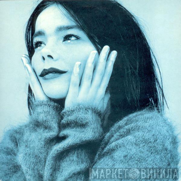  Björk  - Venus As A Boy