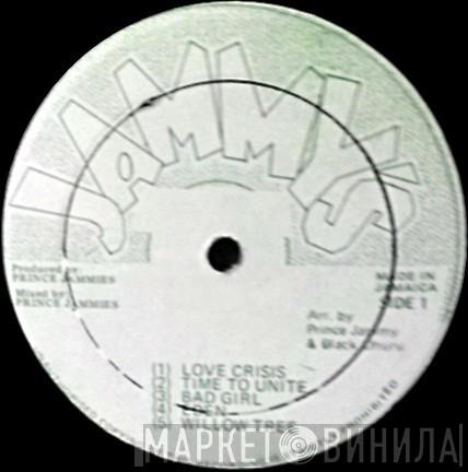  Black Uhuru  - Love Crisis