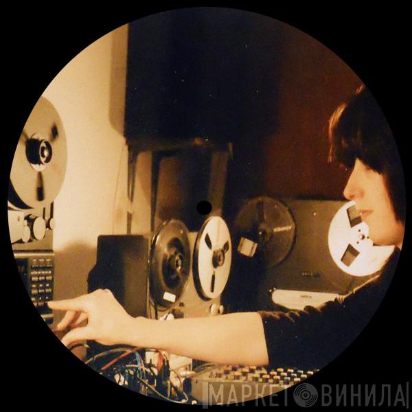 Caroline K - Mirrorball