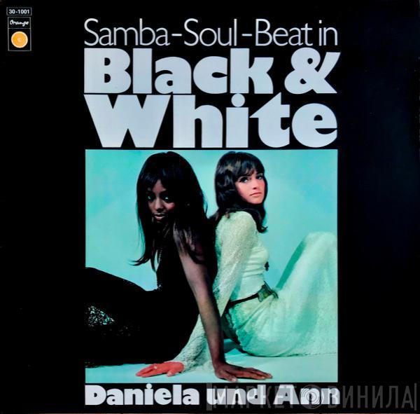 Daniela Und Ann - Black & White