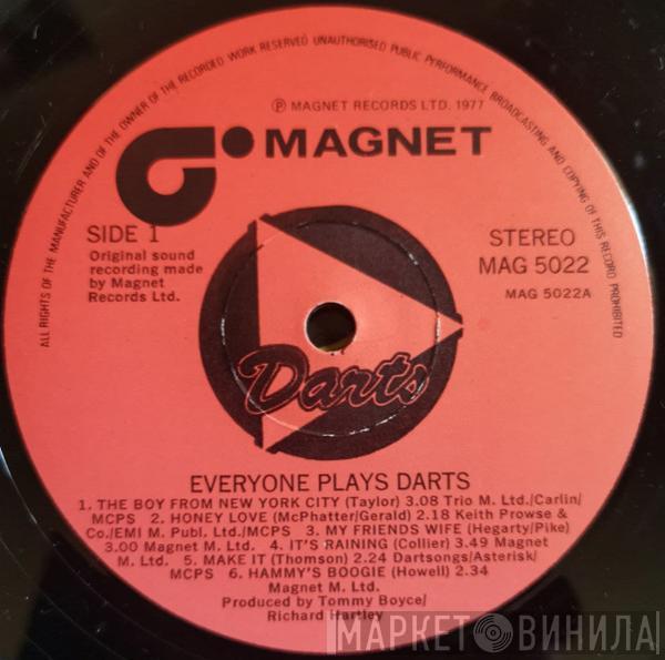  Darts  - Everyone Plays Darts