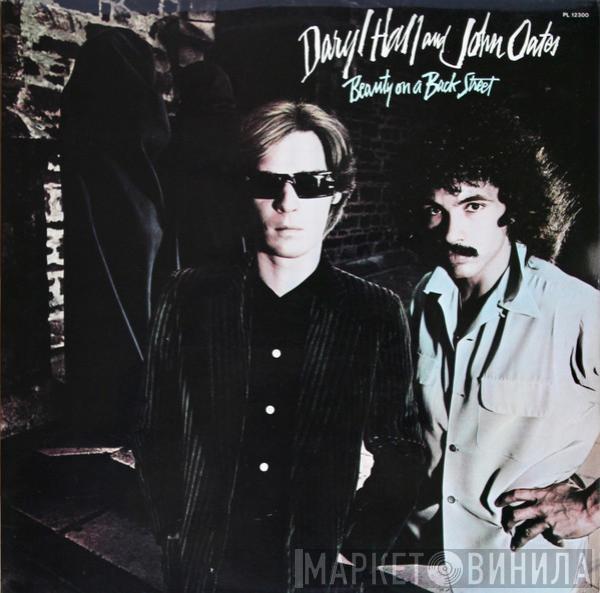 Daryl Hall & John Oates - Beauty On A Back Street