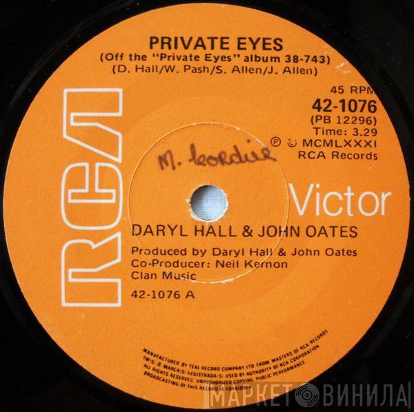  Daryl Hall & John Oates  - Private Eyes