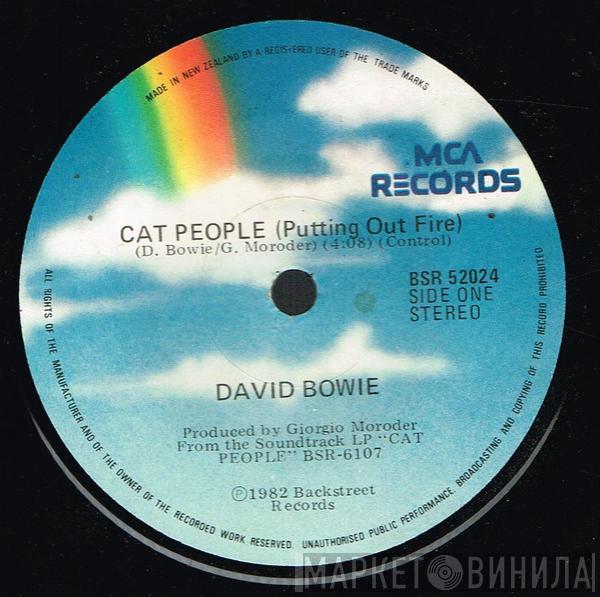  David Bowie  - Cat People (Putting Out Fire)