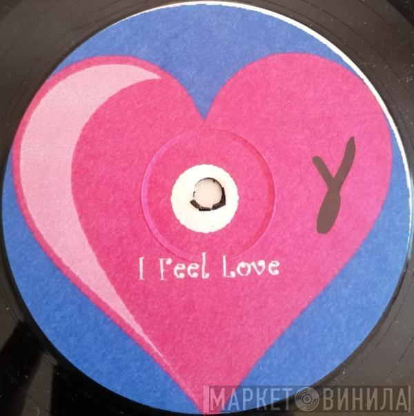  Donna Summer  - I Feel Love