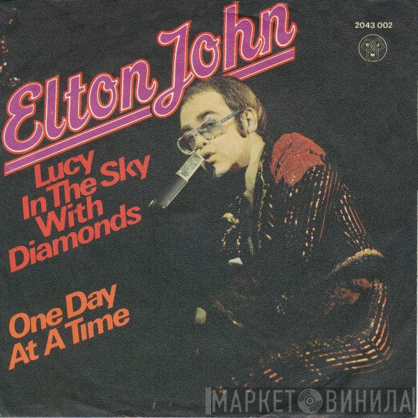  Elton John  - Lucy In The Sky With Diamonds