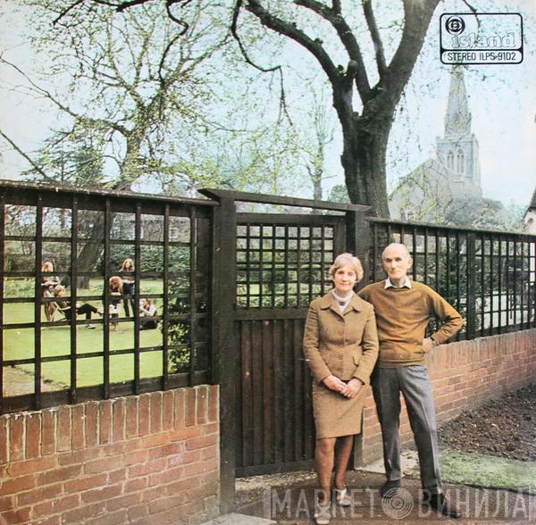  Fairport Convention  - Unhalfbricking