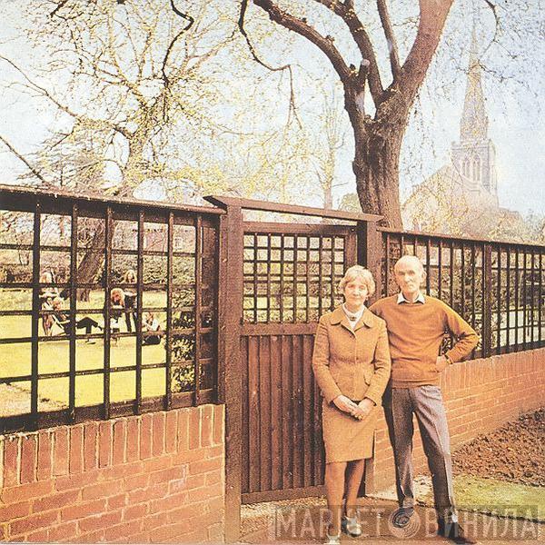  Fairport Convention  - Unhalfbricking