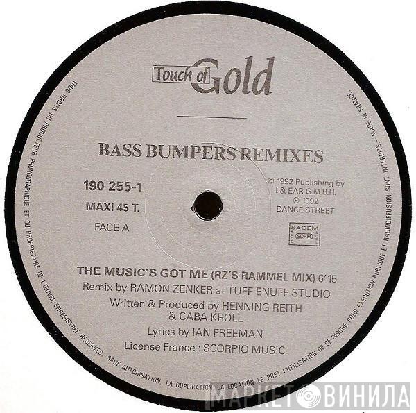Feat Bass Bumpers & E-Mello  Felicia Uwaje  - The Music's Got Me ! (Remixes)