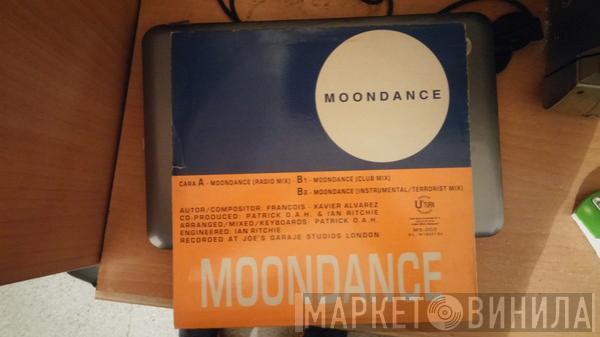 Featuring Moondance   Patrick-Oliver  - Moondance