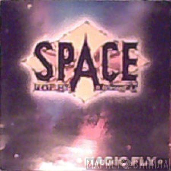 Featuring Space  Roland Romanelli  - Magic Fly
