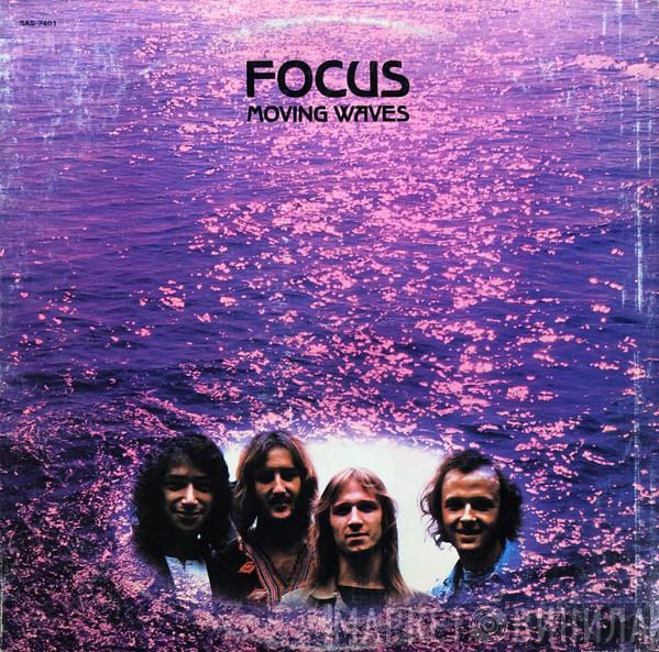 Focus  - Moving Waves