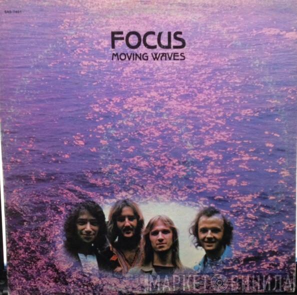  Focus   - Moving Waves