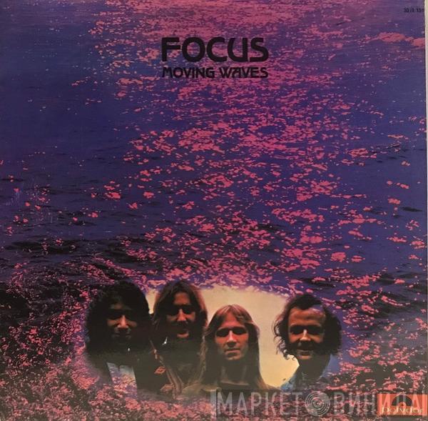  Focus   - Moving Waves
