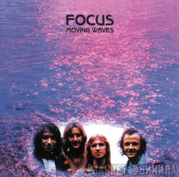 Focus  - Moving Waves