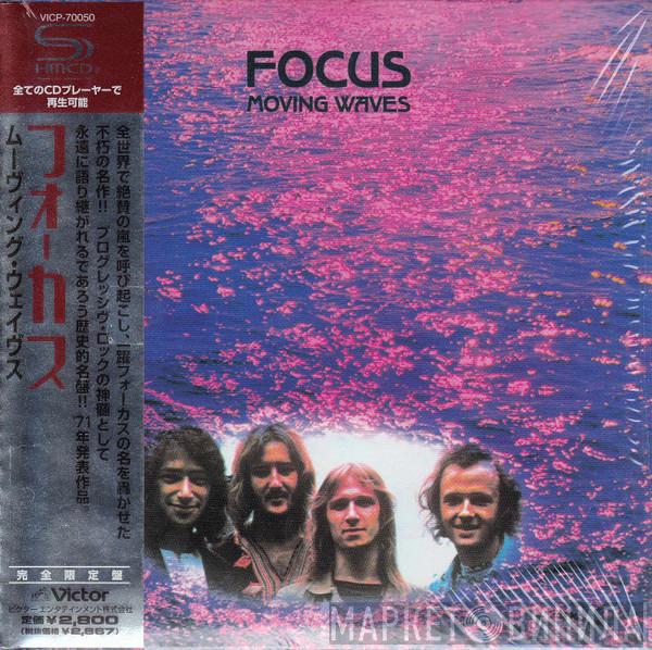  Focus   - Moving Waves