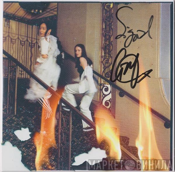 Griff , Sigrid  - Head On Fire