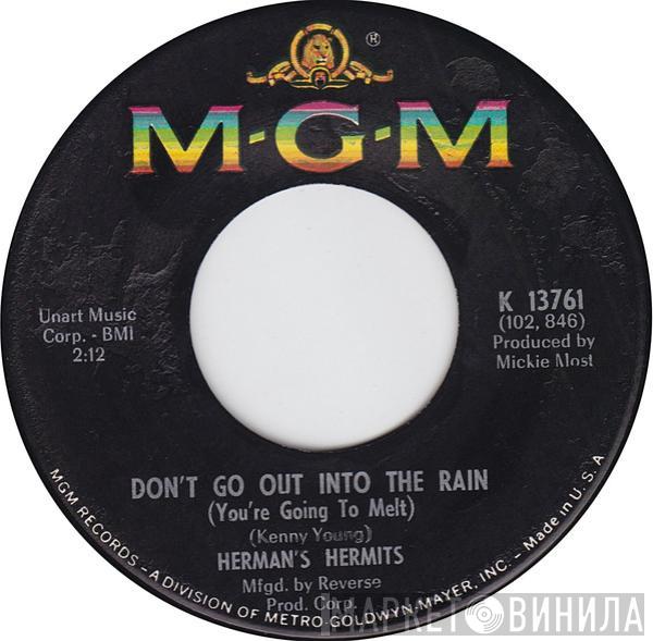 Herman's Hermits - Don't Go Out Into The Rain (You're Going To Melt)