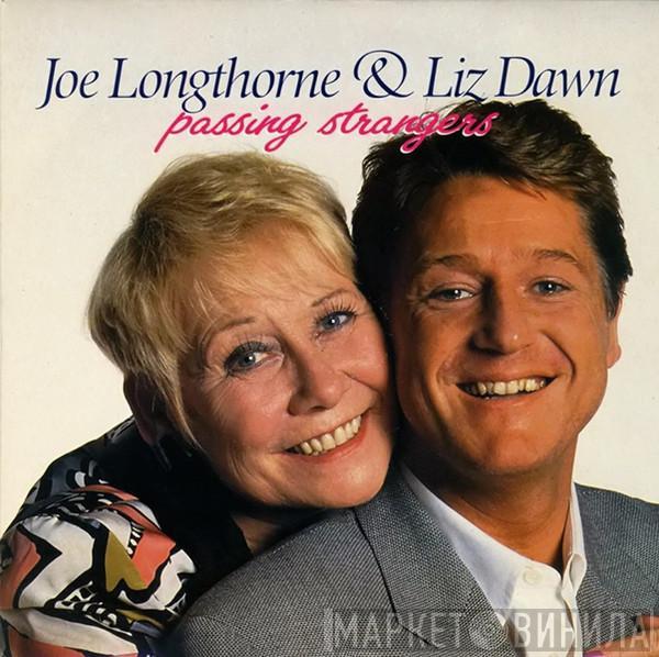 Joe Longthorne, Liz Dawn - Passing Strangers