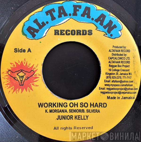 Junior Kelly, Taaya - Working Oh So Hard / Love Di Children