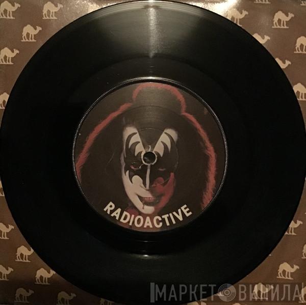 Kiss, Gene Simmons - Radioactive