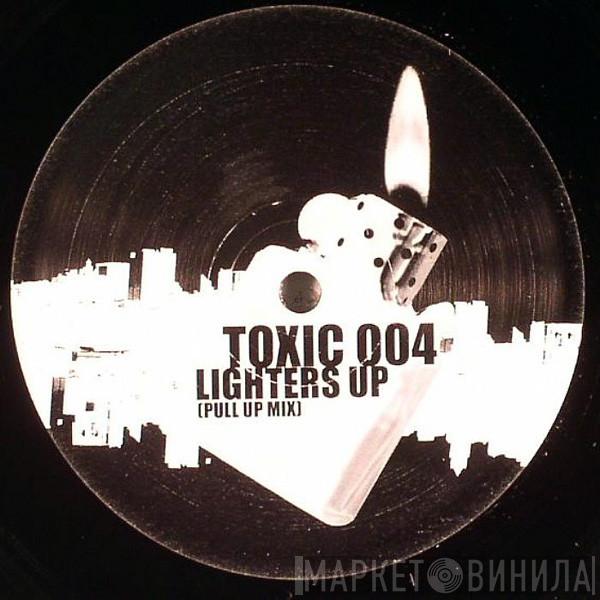 Lil' Kim - Lighters Up (Roll Out Mix) / Lighters Up (Pull Up Mix)