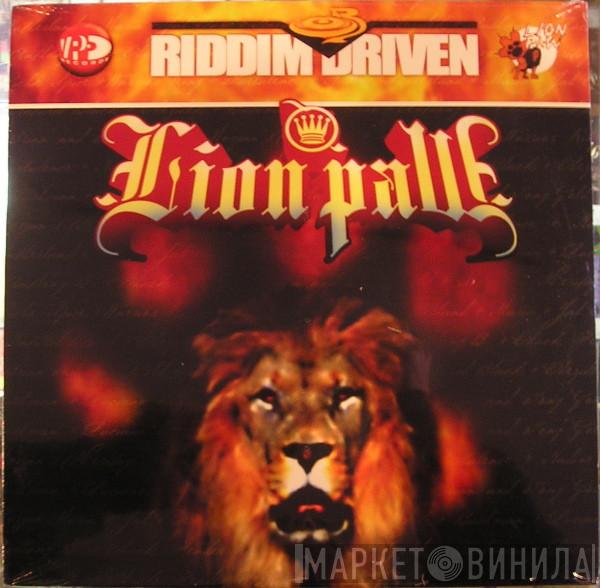  - Lion Paw