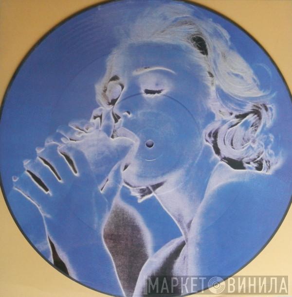  Madonna  - Erotica