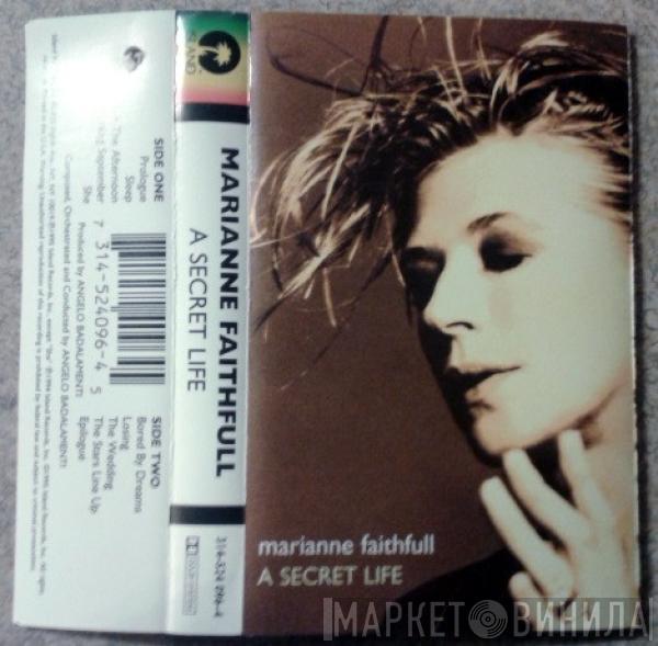  Marianne Faithfull  - A Secret Life