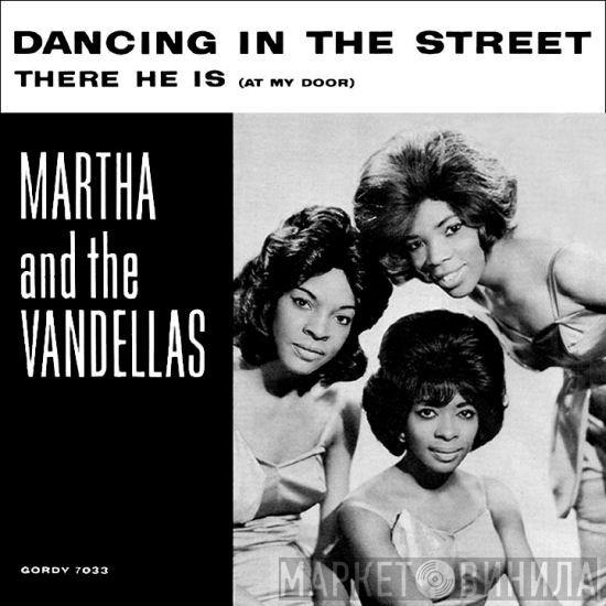  Martha Reeves & The Vandellas  - Dancing In The Street