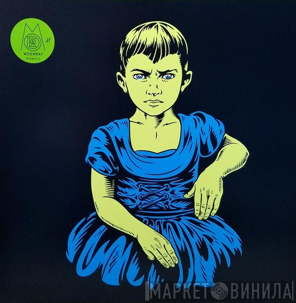 Moderat - III