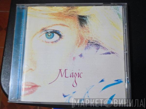  Olivia Newton-John  - Magic: The Very Best Of Olivia Newton-John