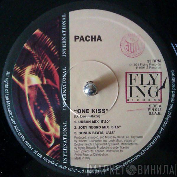 Pacha - One Kiss