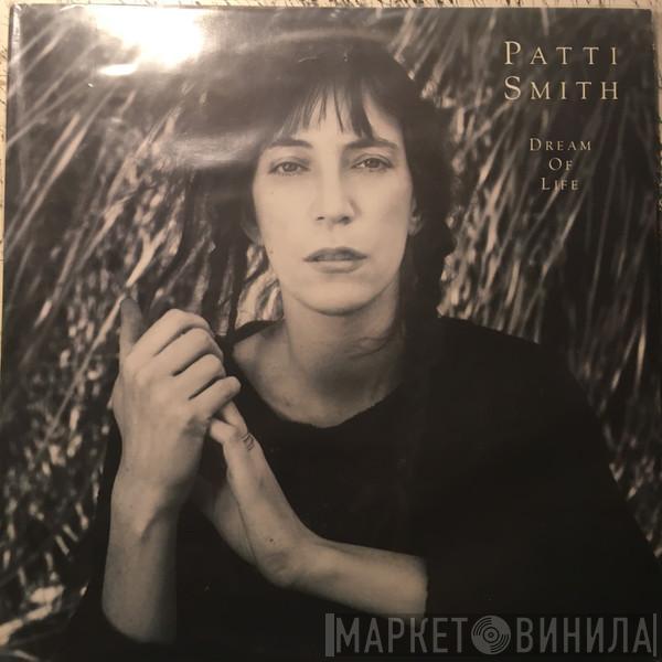 Patti Smith - Dream Of Life