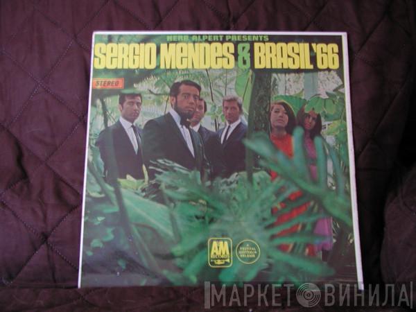 Presents Herb Alpert  Sérgio Mendes & Brasil '66  - Herb Alpert Presents Sergio Mendes & Brasil '66