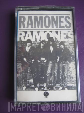  Ramones  - Ramones