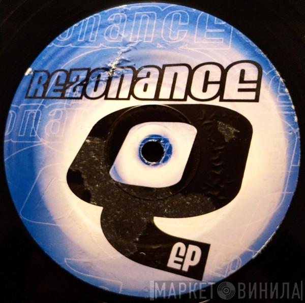 Rezonance Q - Afrostruck / Lover