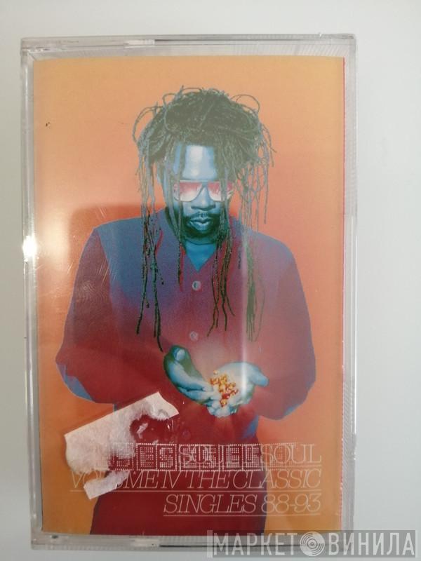  Soul II Soul  - Volume IV The Classic Singles 88-93