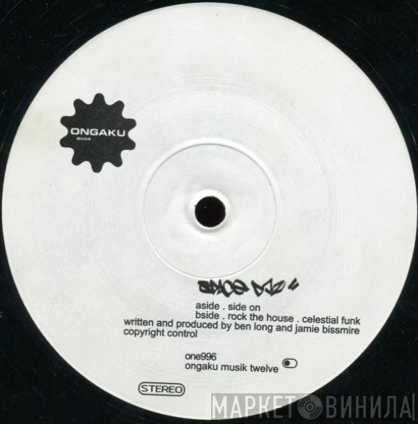 Space DJz - Side On