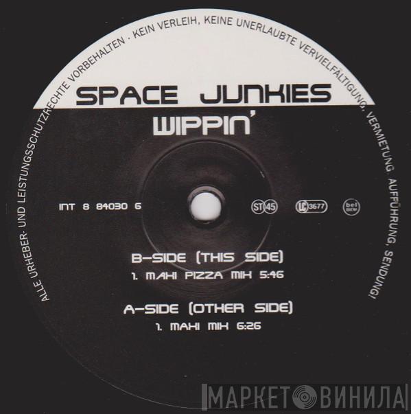 Space Junkies - Wippin'