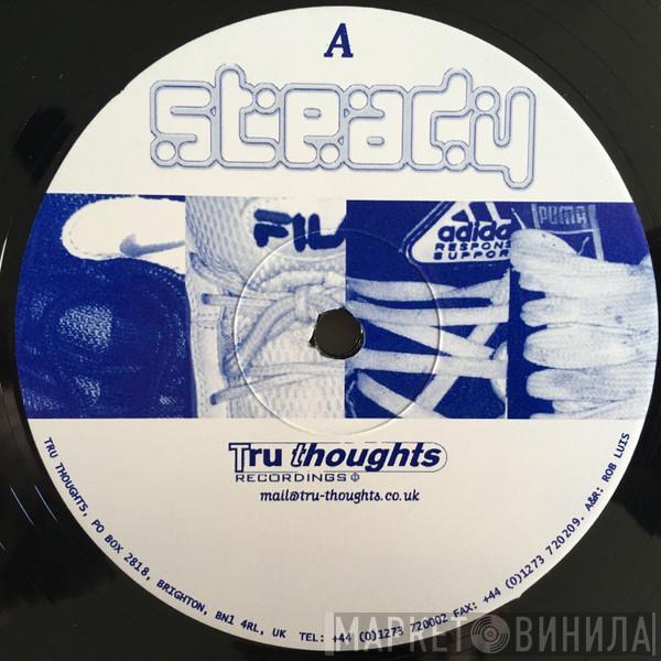 Steady  - Sneaker / Culture