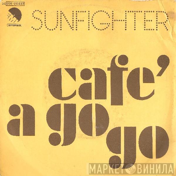  Sunfighter  - Cafe A-Go-Go / Drag Race Queen