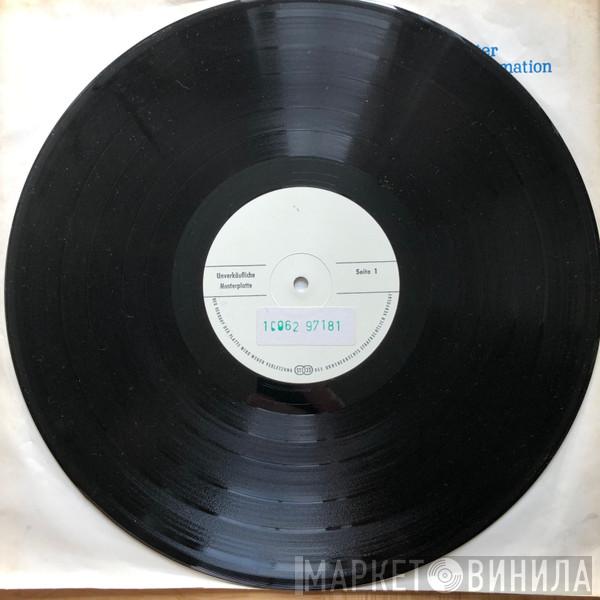  The Glitter Band  - Listen To The Band